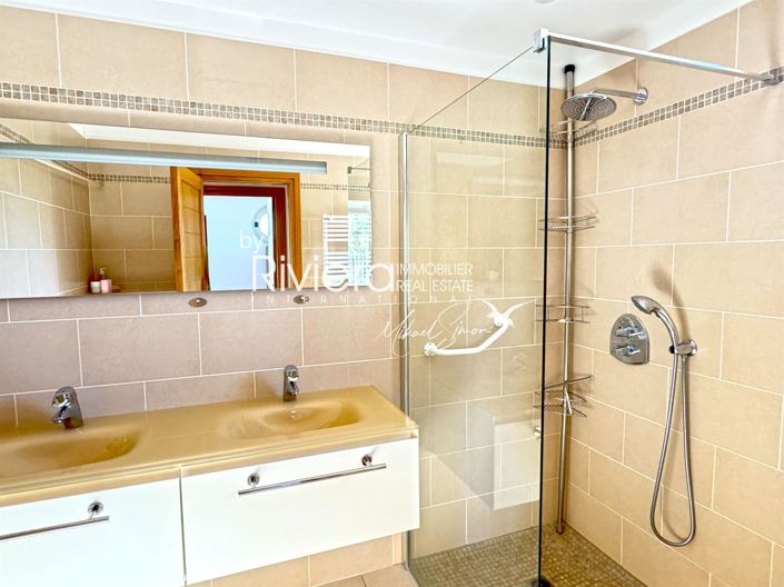 Image No.28-6 Bed House for sale