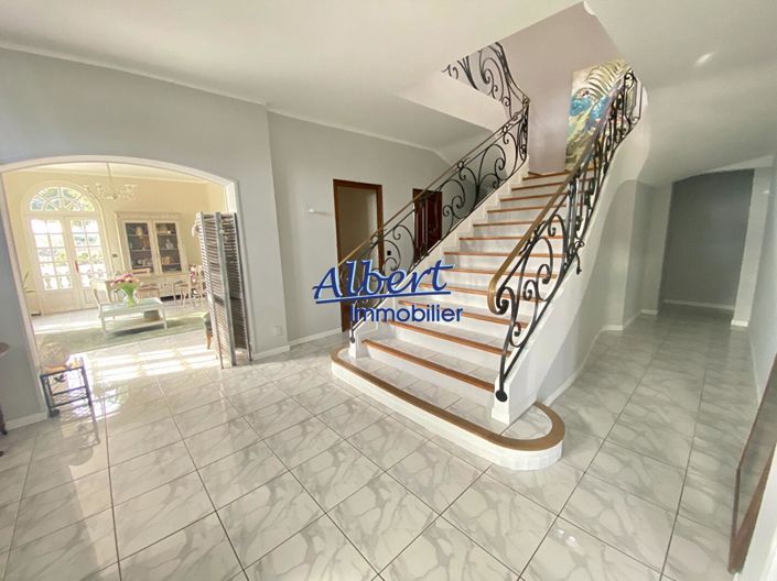 Image No.4-6 Bed House for sale