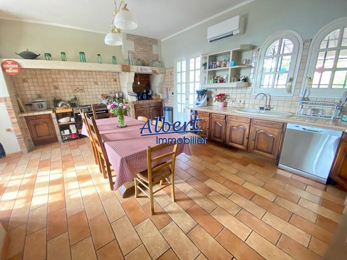 Image No.7-6 Bed House for sale