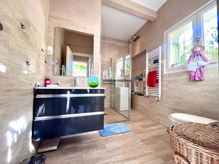 Image No.8-5 Bed House for sale