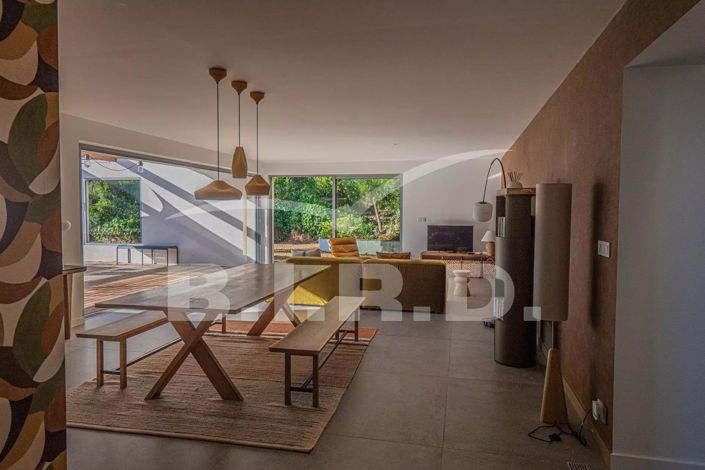 Image No.3-4 Bed House for sale