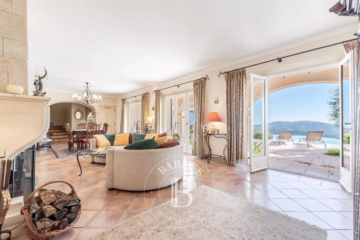 Image No.6-5 Bed House for sale