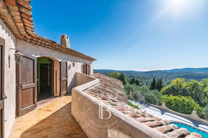 Image No.13-5 Bed House for sale