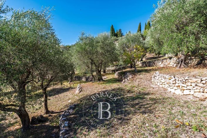 Image No.16-5 Bed House for sale