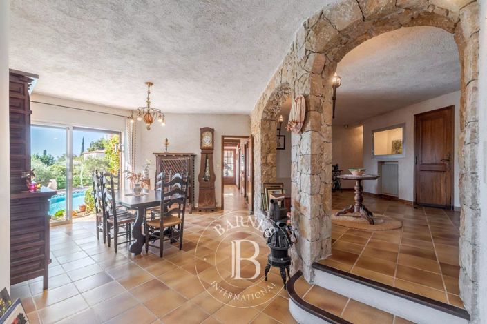 Image No.5-5 Bed House for sale