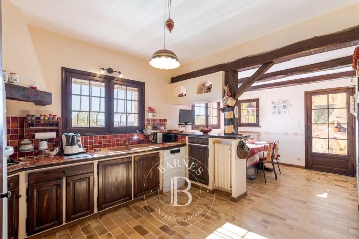 Image No.7-5 Bed House for sale