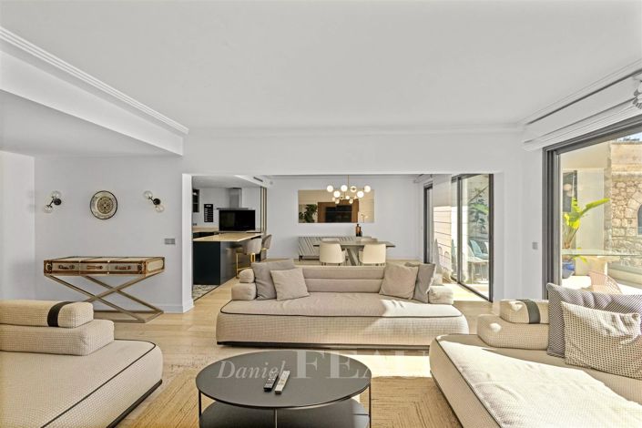 Image No.10-2 Bed Apartment for sale