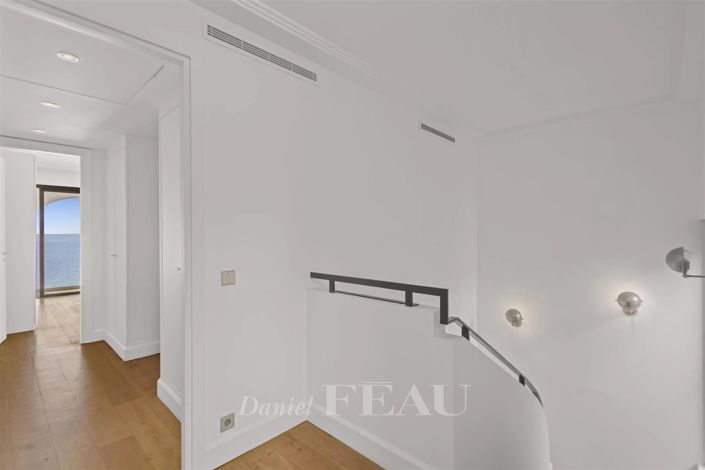 Image No.20-2 Bed Apartment for sale