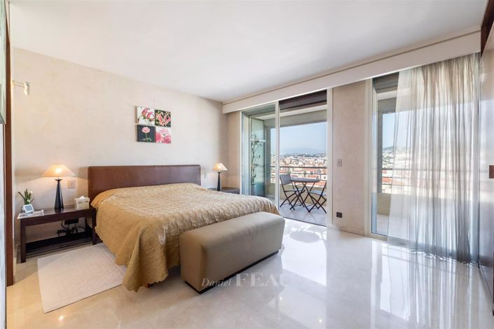 Image No.9-5 Bed Apartment for sale