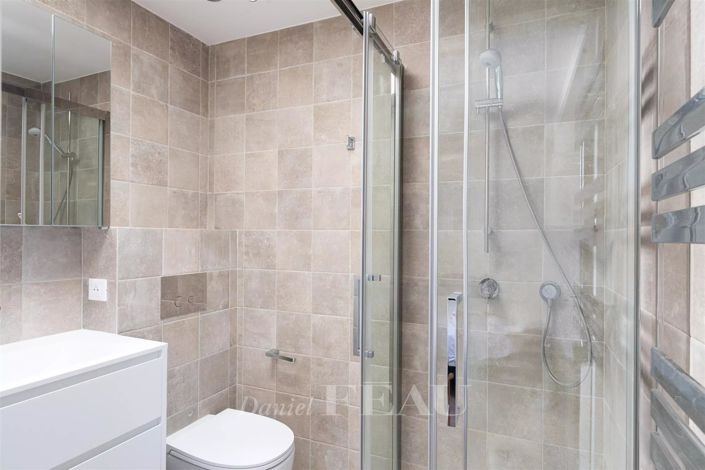 Image No.15-3 Bed Apartment for sale