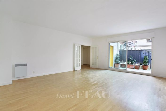 Image No.3-3 Bed House for sale