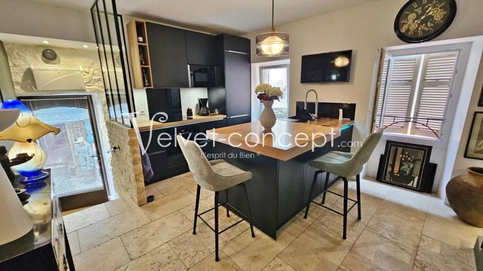 Image No.1-3 Bed House for sale