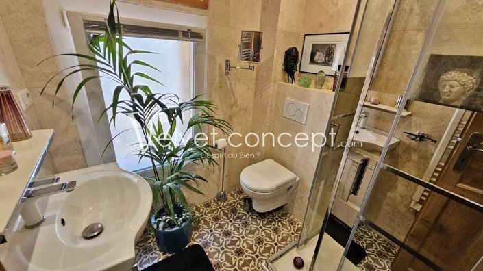 Image No.11-3 Bed House for sale