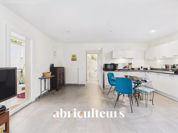 Image No.12-2 Bed Apartment for sale