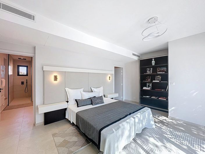 Image No.19-3 Bed House for sale