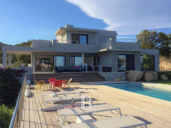 Image No.4-8 Bed House for sale