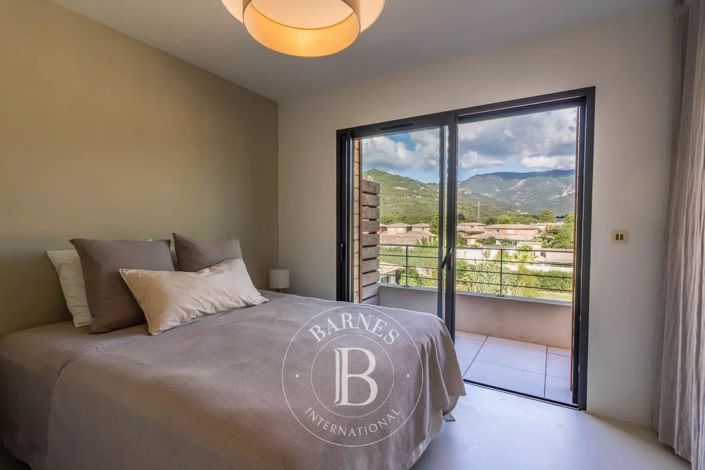 Image No.13-3 Bed Apartment for sale