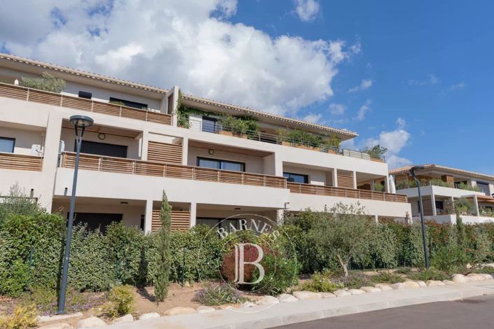 Image No.17-3 Bed Apartment for sale