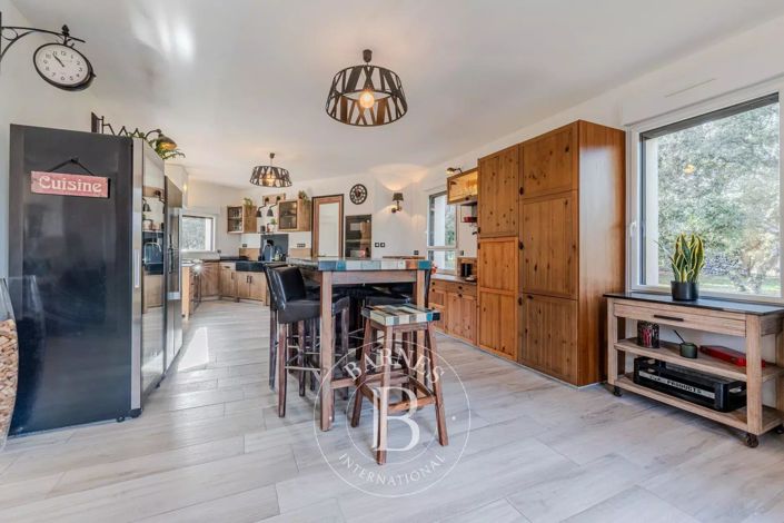 Image No.11-7 Bed House for sale