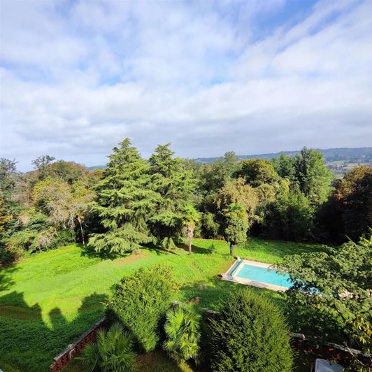 Image No.3-9 Bed Property for sale