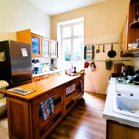 Image No.7-9 Bed Property for sale