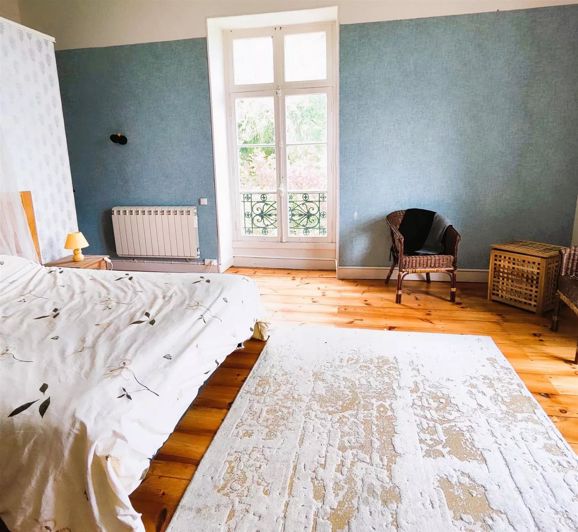 Image No.8-9 Bed Property for sale