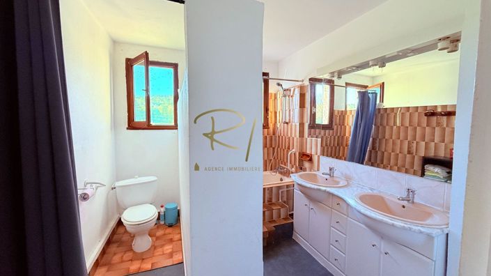 Image No.19-6 Bed House for sale