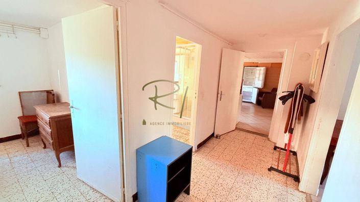 Image No.8-6 Bed House for sale