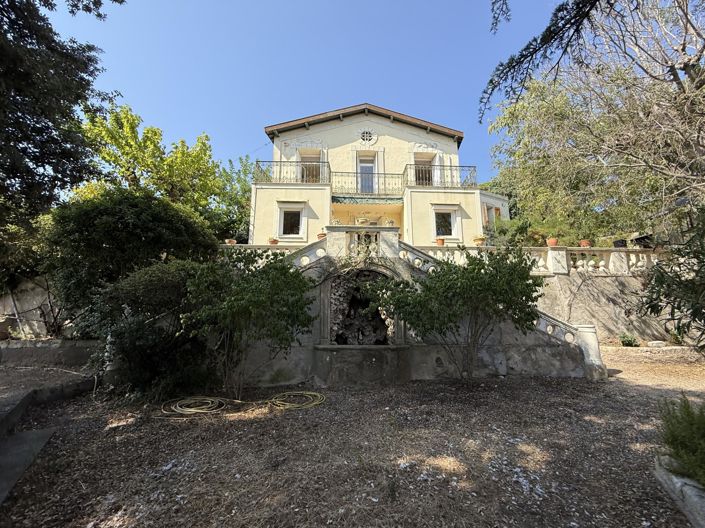 Image No.1-5 Bed House for sale