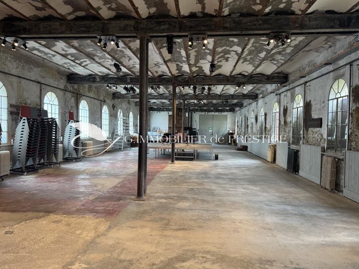 Image No.7-7 Bed House for sale