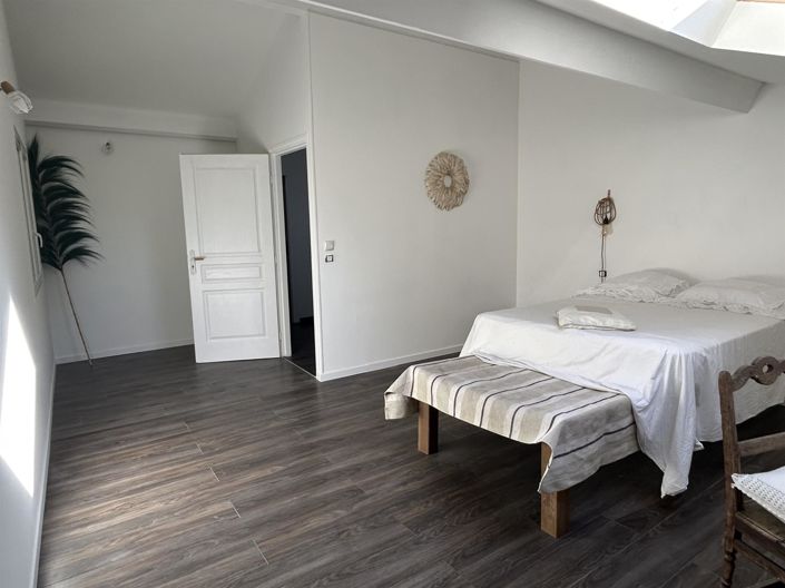 Image No.10-6 Bed House for sale