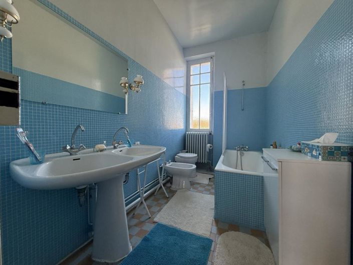 Image No.17-7 Bed House for sale