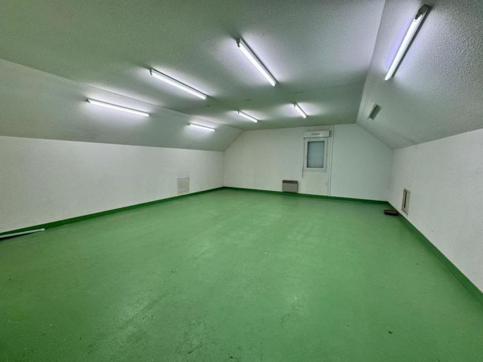 Image No.18-9 Bed House for sale