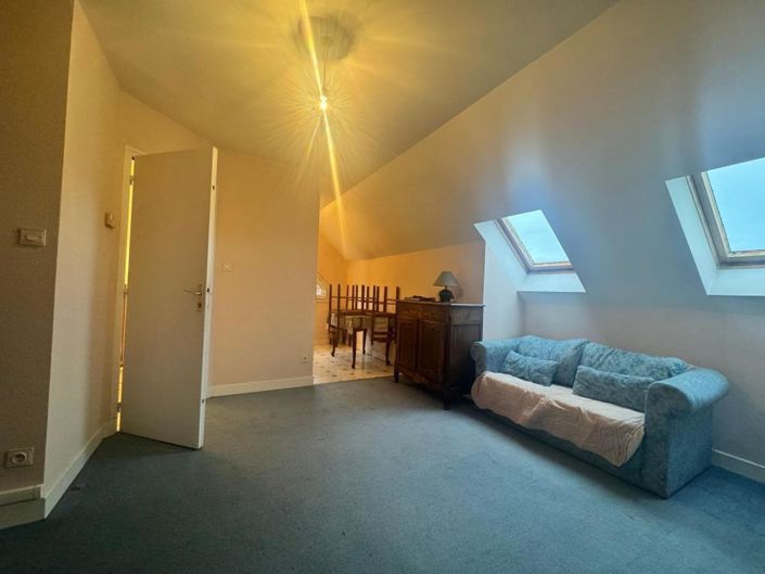 Image No.5-9 Bed House for sale