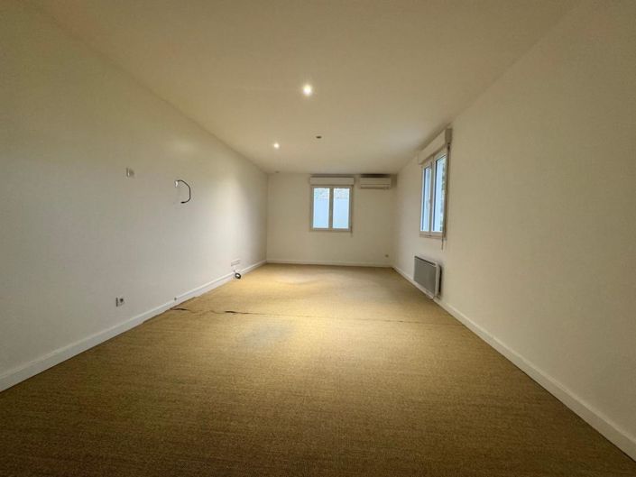 Image No.6-9 Bed House for sale