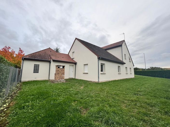 Image No.8-9 Bed House for sale