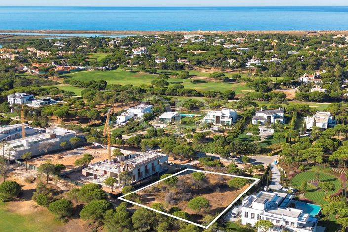 Image No.81-5 Bed House for sale