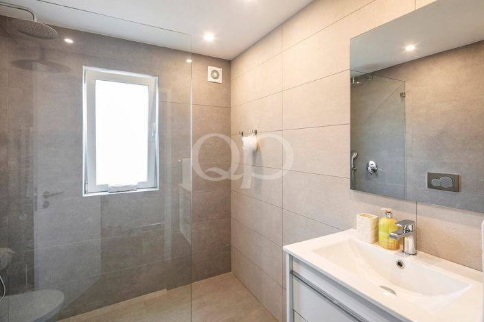 Image No.10-2 Bed House for sale