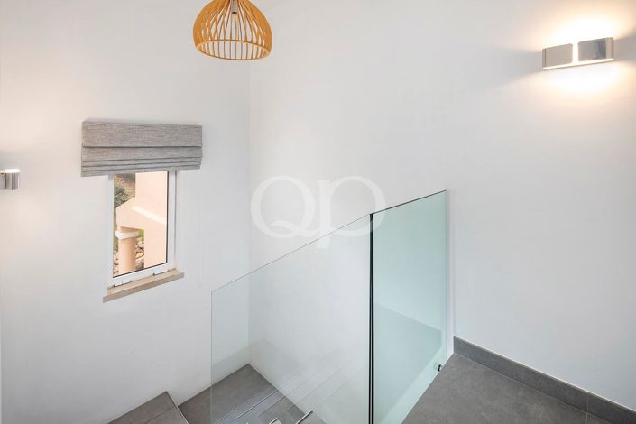 Image No.12-2 Bed House for sale