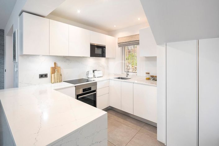 Image No.14-2 Bed House for sale