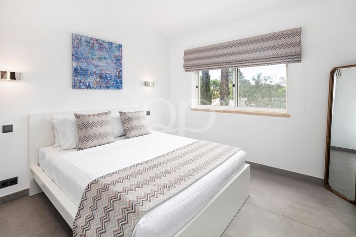 Image No.8-2 Bed House for sale