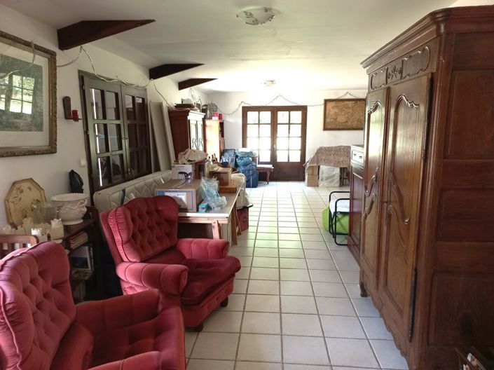 Image No.5-8 Bed House for sale