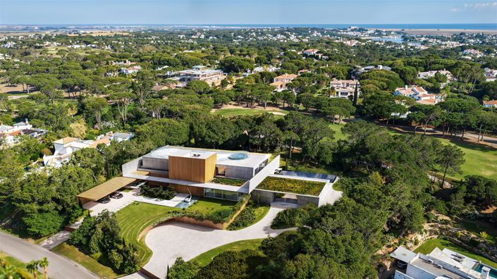 Image No.19-10 Bed House for sale