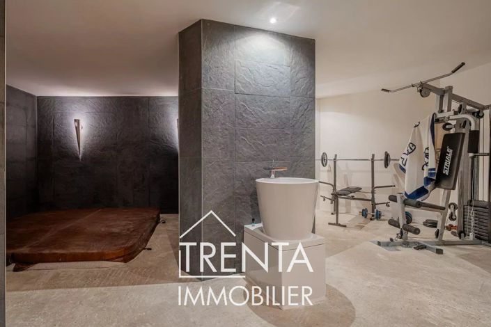 Image No.15-5 Bed House for sale