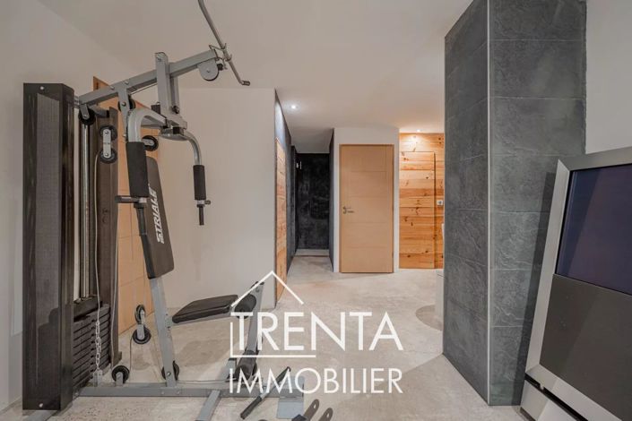 Image No.19-5 Bed House for sale