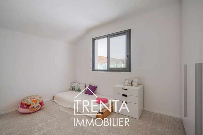 Image No.28-5 Bed House for sale