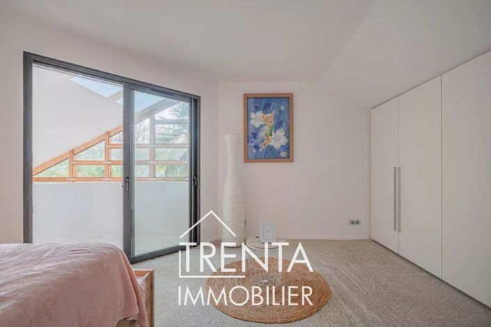 Image No.29-5 Bed House for sale