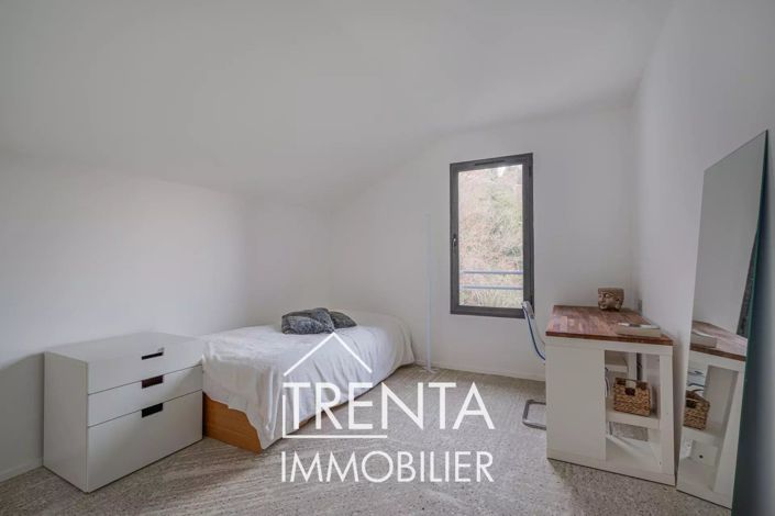 Image No.31-5 Bed House for sale