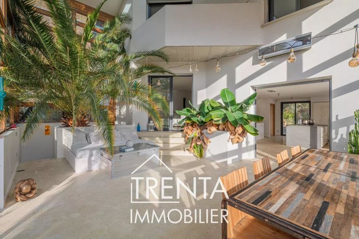 Image No.7-5 Bed House for sale