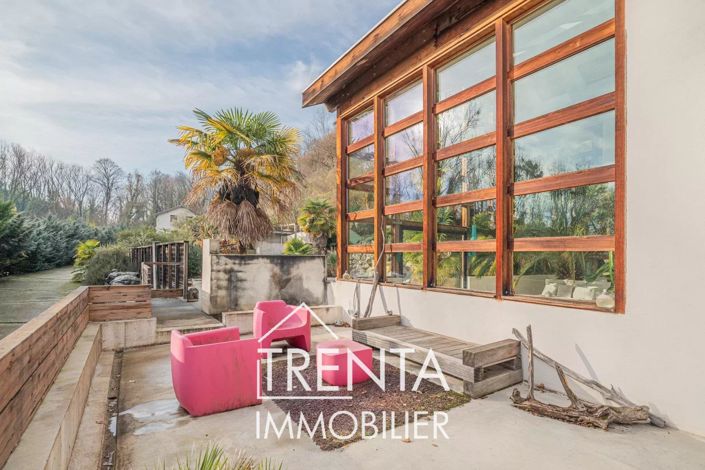 Image No.8-5 Bed House for sale